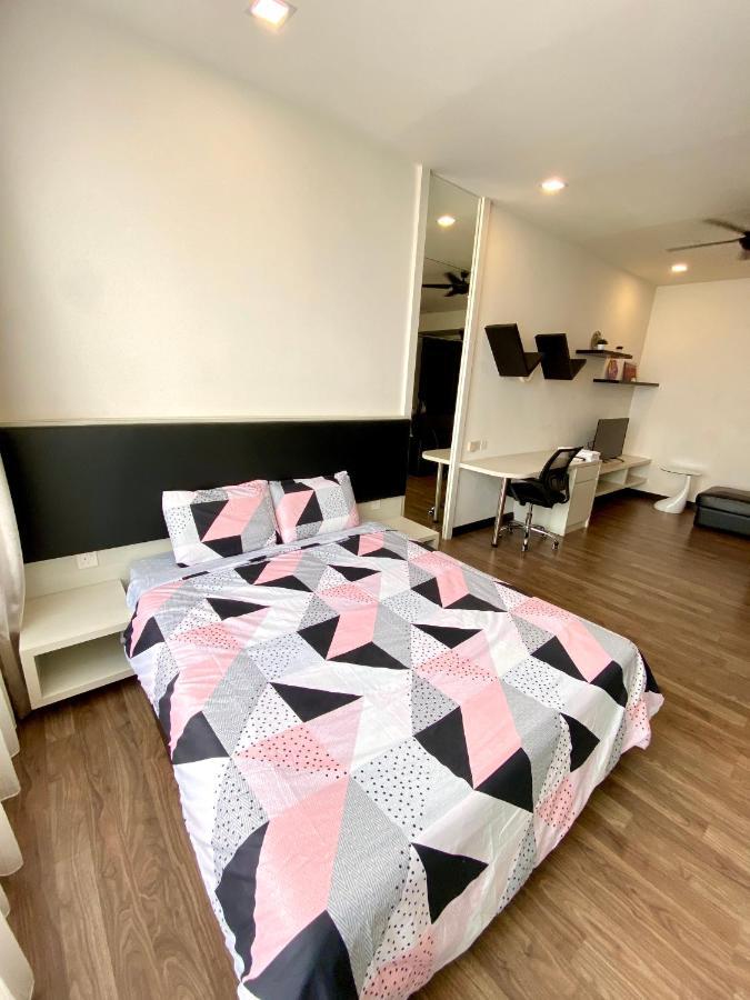 Landmark Residence 2, Studio For 2 Pax, High Floor, Nice View, Free Parking, Budget Stay Каджанг Экстерьер фото